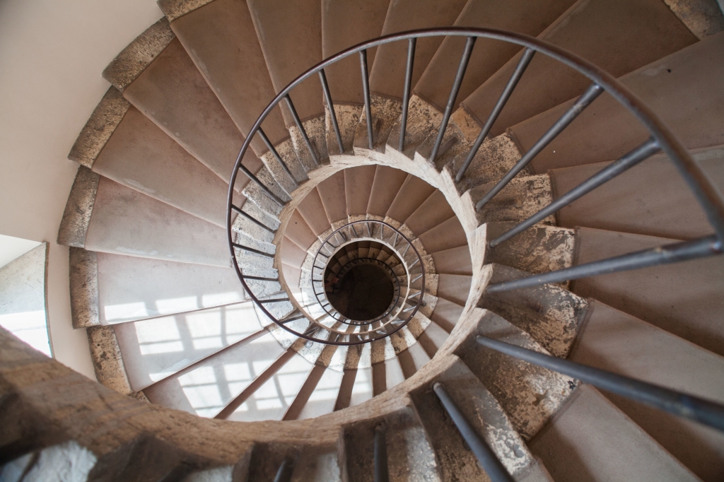 Scala a spirale, Villa d'Este, Tivoli, Italia