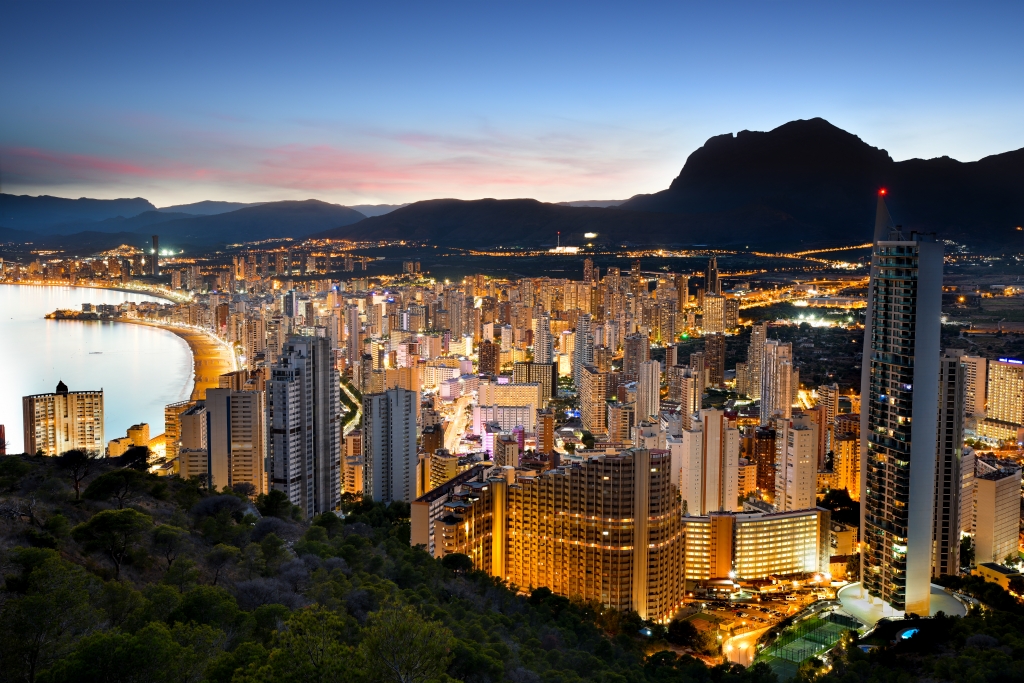 Lo Skyline di Benidorm all'ora blu