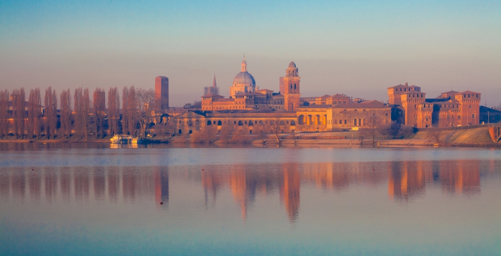 Skyline della città di Mantova, Italia