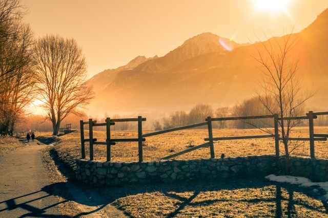Sentiero di montagna al tramonto · mashiro2004