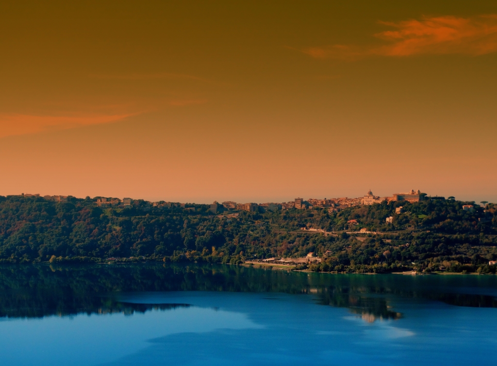panoramica del lago di castel gandolfo 1