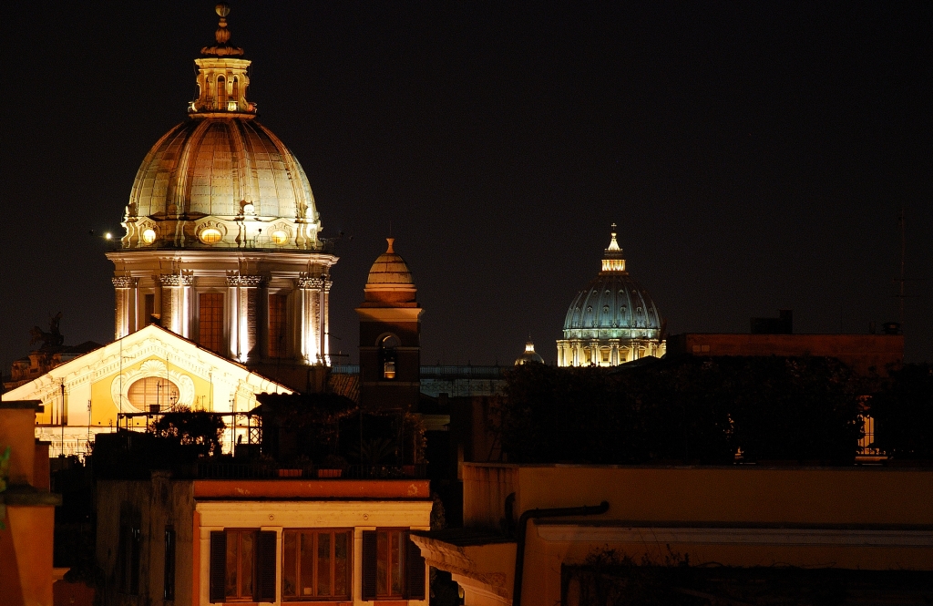 Roma (cupole in notturno)