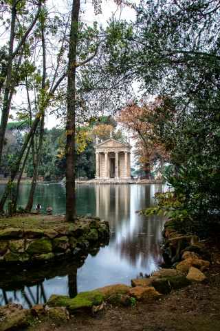 Tempio di Esculapio, Laghetto di Villa Borghese, Roma · marioecora