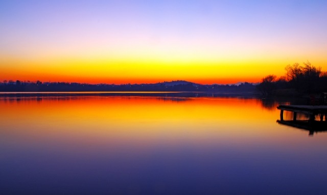 Tramonto sul lago