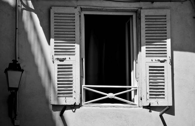 La finestra e il raggio di sole
