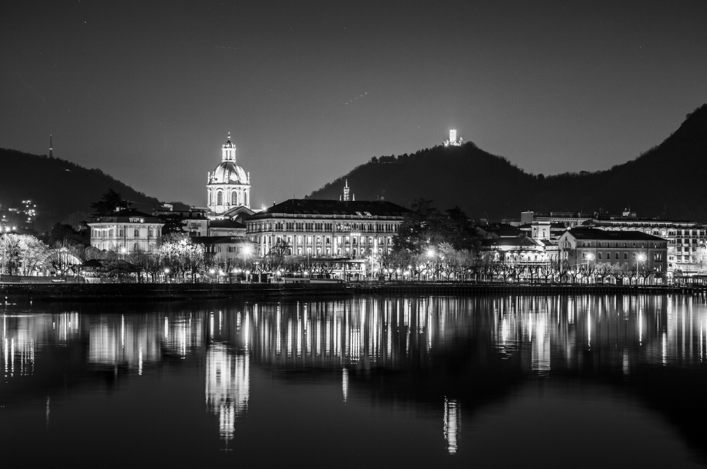 Il lungolago a Como