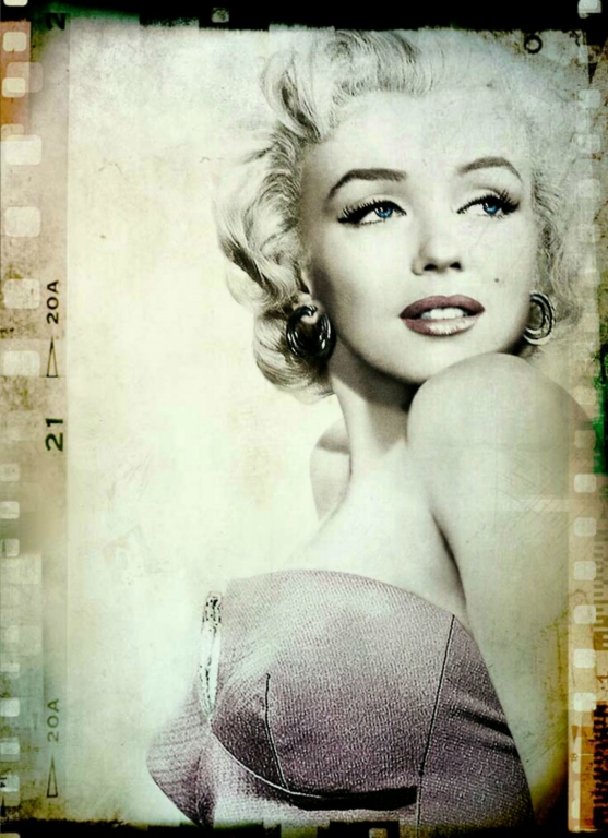 Marilyn Monroe eyes