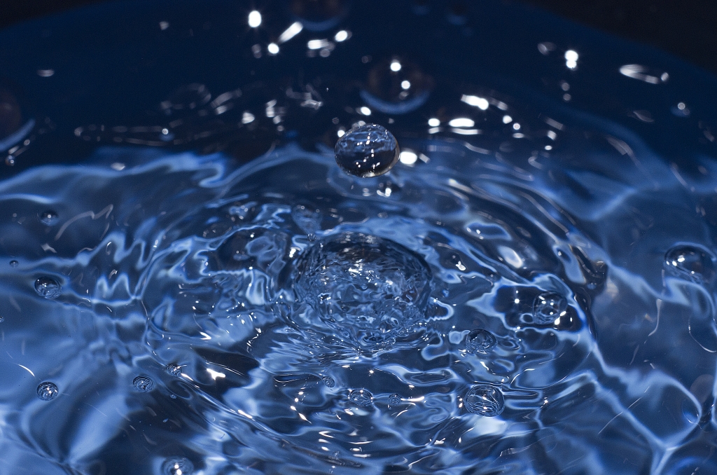 Goccia d'acqua che cade