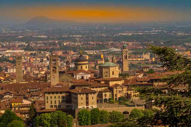 Panorama di Bergamo al tramonto