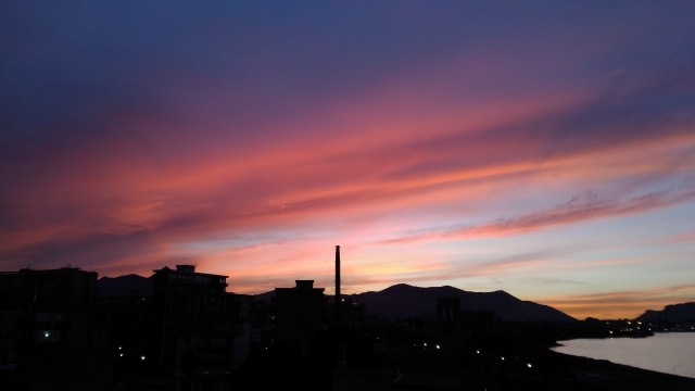 Ombre di tramonto estvo su Palemo
