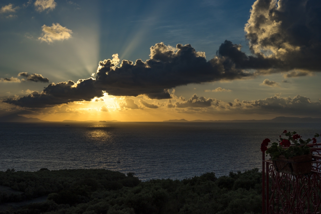 Vista mare con tramonto