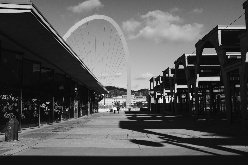 Verso la passerella - (Lingotto Torino)