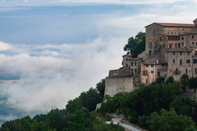 Profilo di Todi, Umbria, Italia