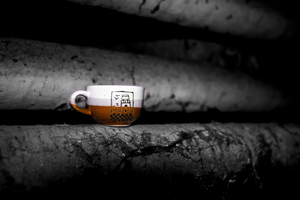 Tazzina di caffè abbandonata