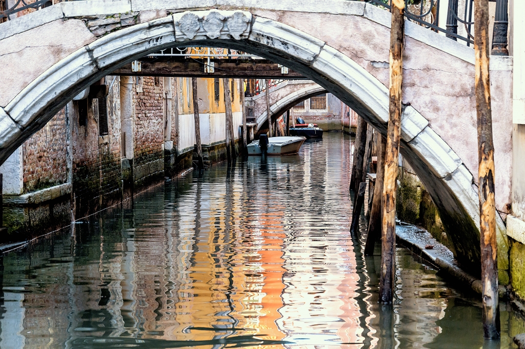 Ponte su un piccolo canale nel centro di Venezia