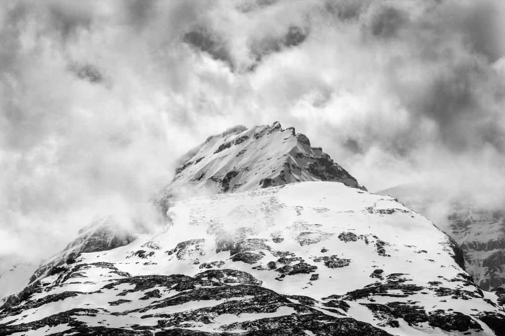 Picco innevato sulle Montagne Rocciose