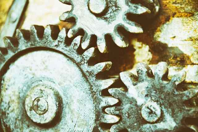 Ruote dentate in ferro.