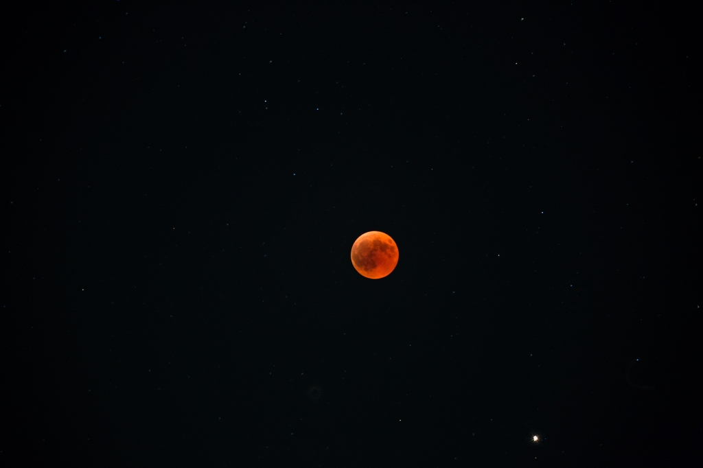 eclissi di luna rossa