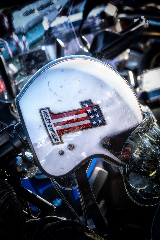 casco con  logo harley davidson