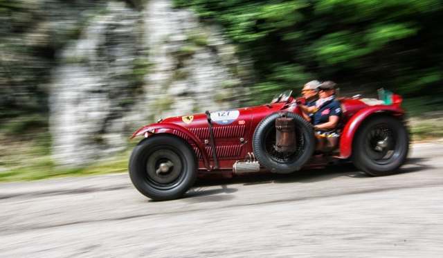 mille miglia ferrari vintage panning a colori