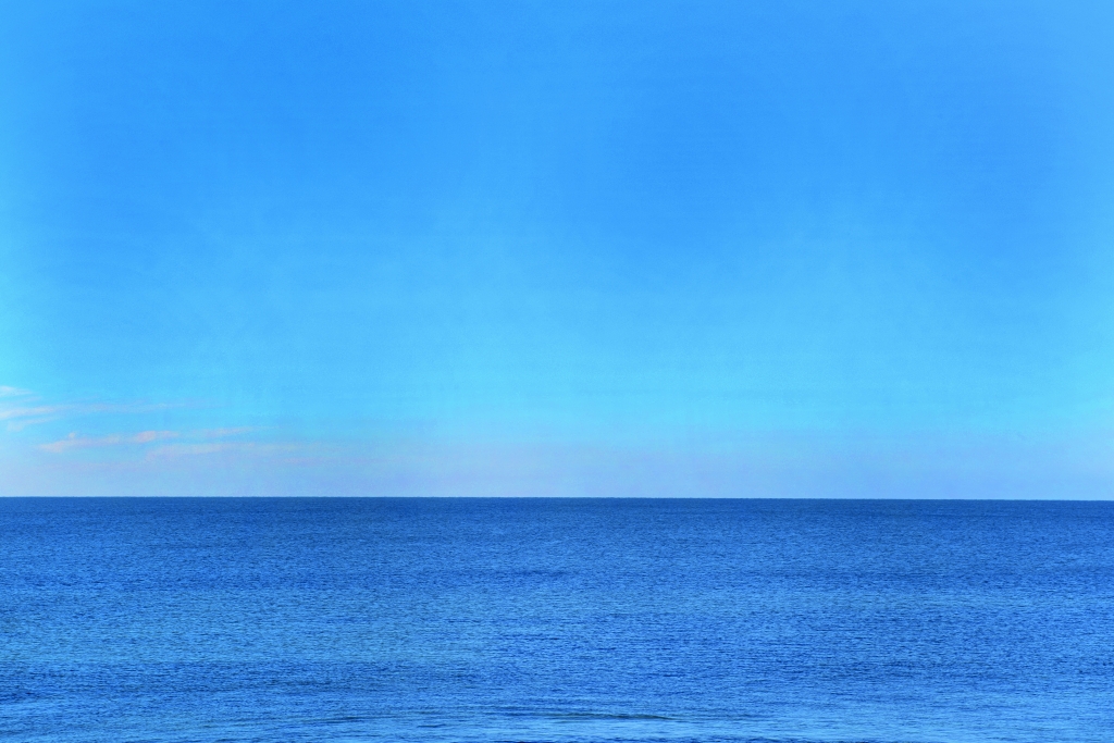 Paesaggio con cielo e mare.