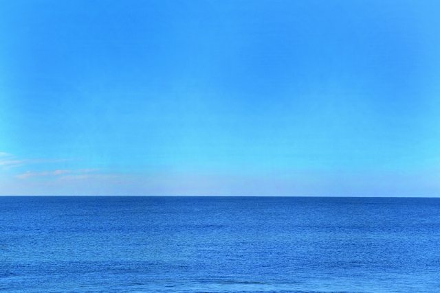 Paesaggio con cielo e mare.