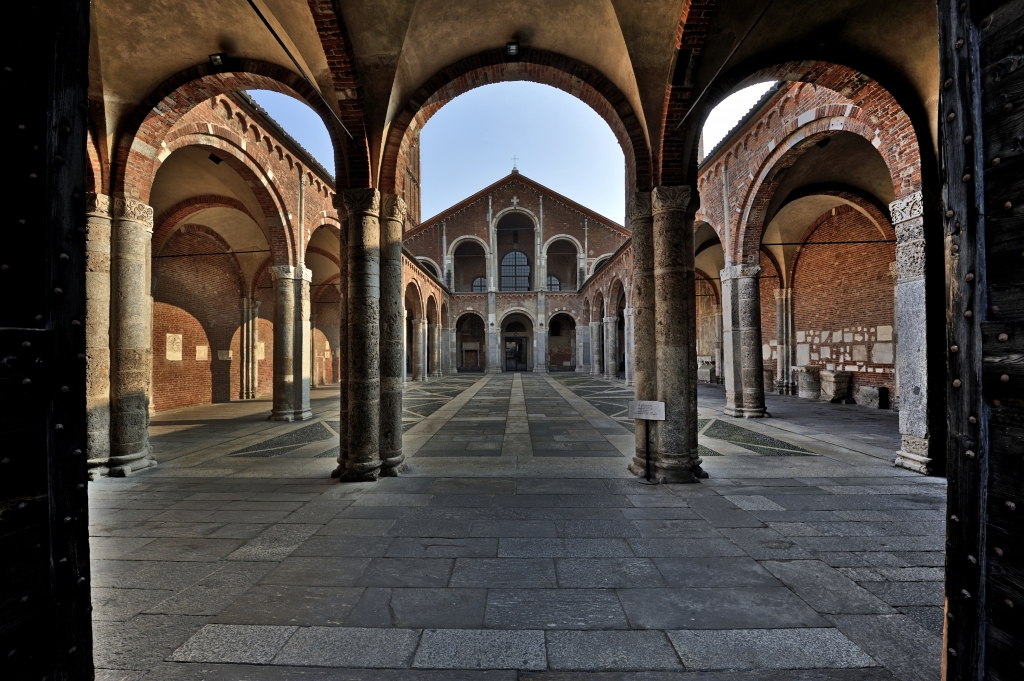 Chiesa Romanica Basilica di Sant'Amborgio a Milano