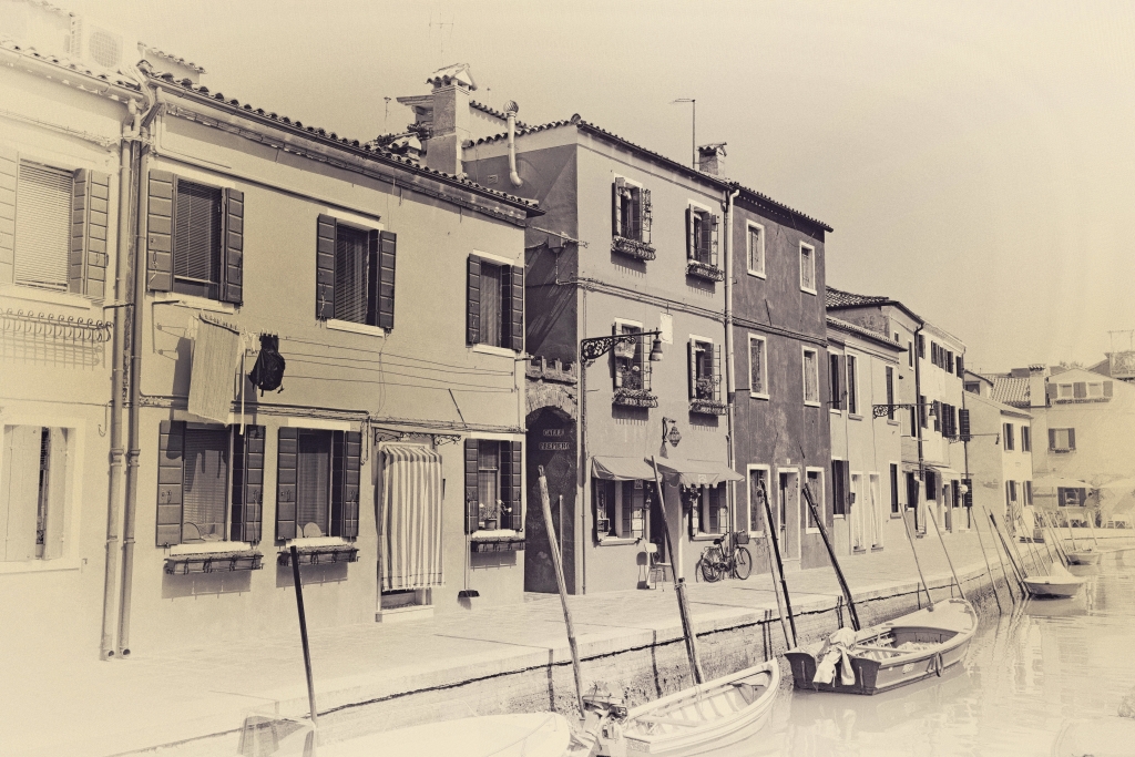 Paesaggio di Burano in bianco e nero.