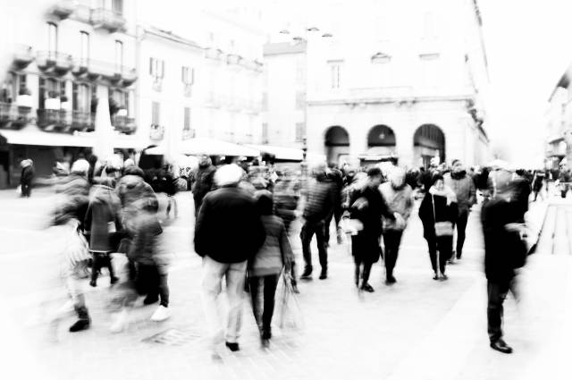 Anonimo passeggio di città