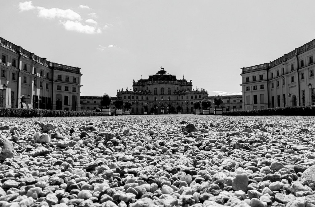 Palazzina di Caccia in bianco e nero