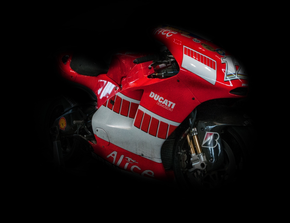 ducati desmo 16 moto gp