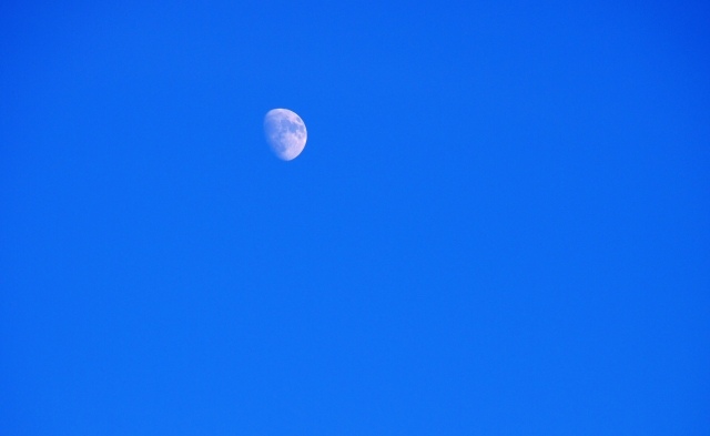 Luna a 3/4