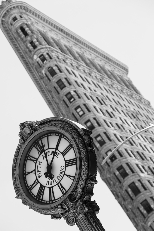 Orologio e Flatiron Building - New York