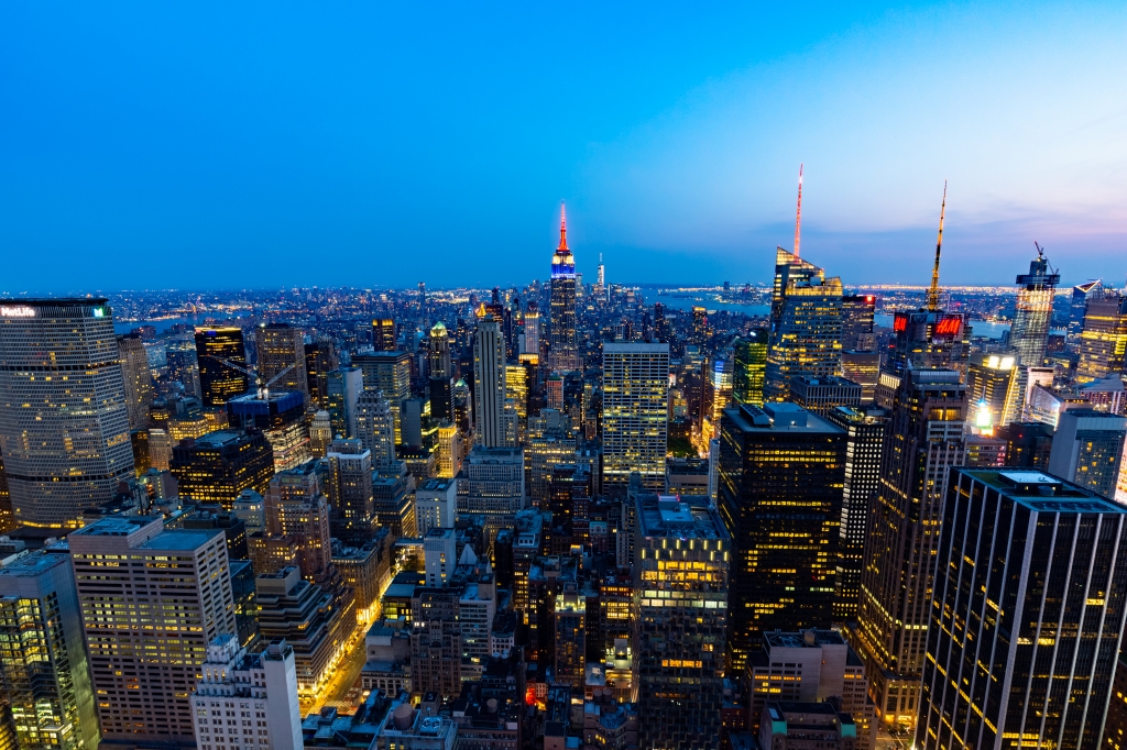 Manhattan vista dall'alto di notte - New York