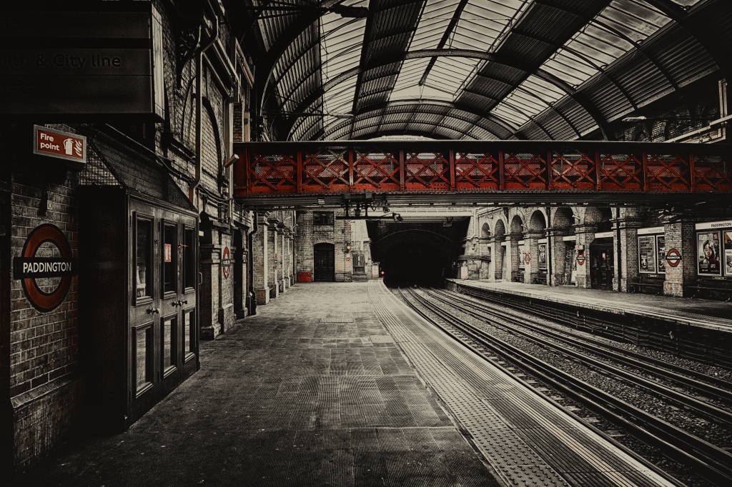 VINTAGE UNDERGROUND