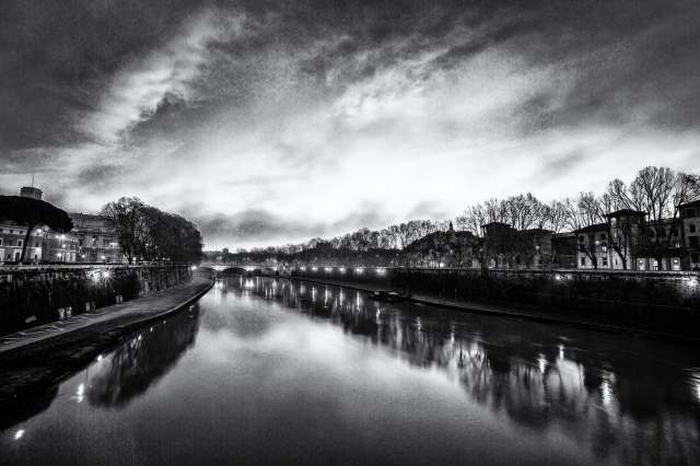 Along the river Tiber, Rome · davidefantasia
