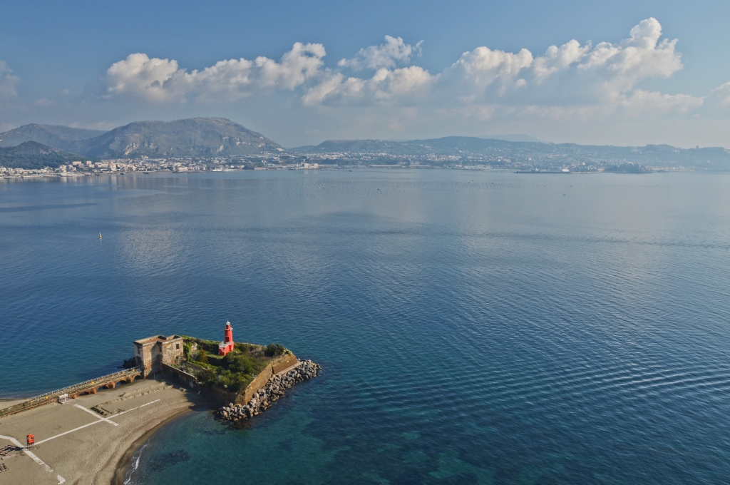 Il mare blu di Napoli