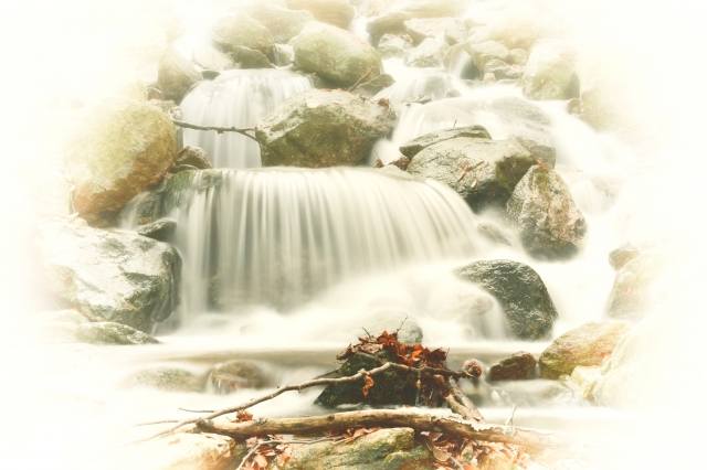 La cascatella nel bosco