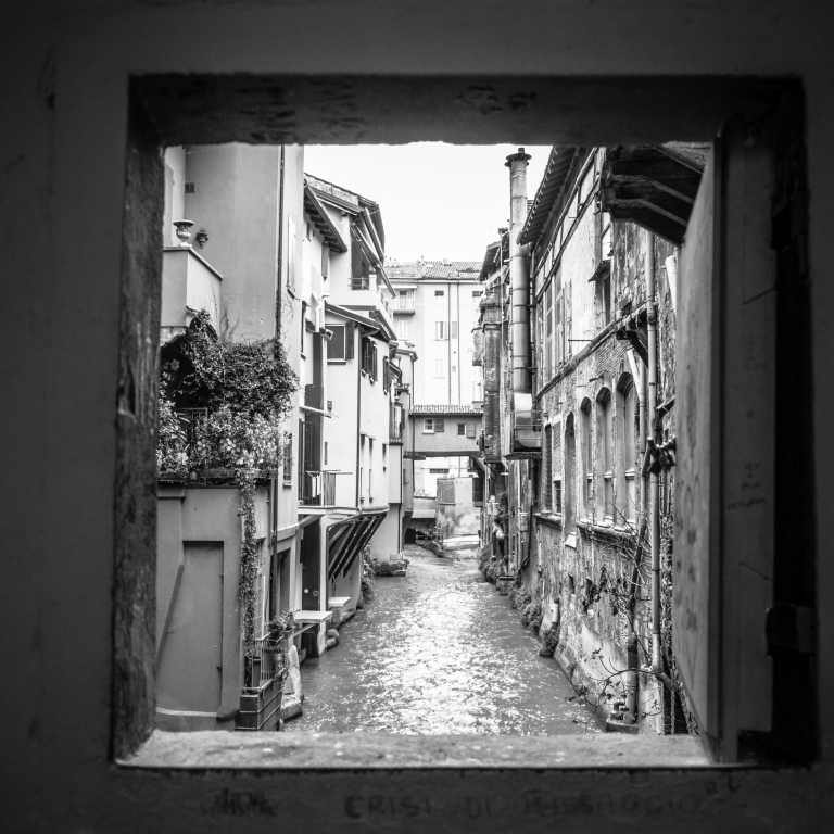 Finestrella di Via Piella