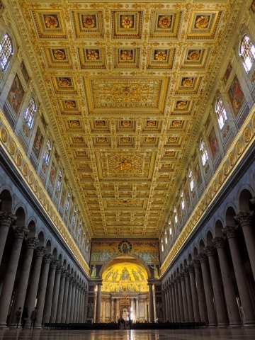 Il soffitto dorato. Basilica di San Paolo fuori le mura, Roma