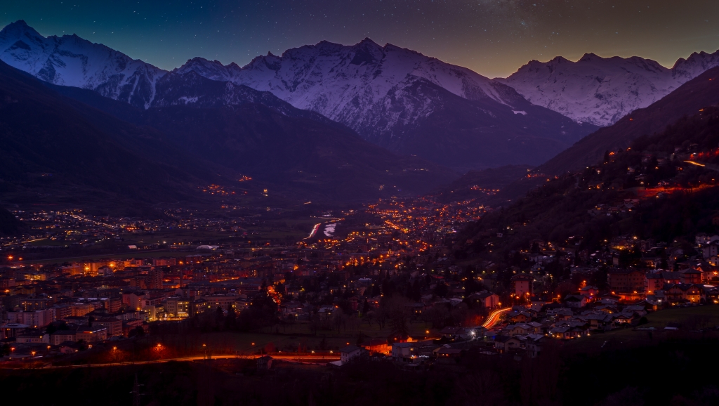 Panorama Notturno di Aosta