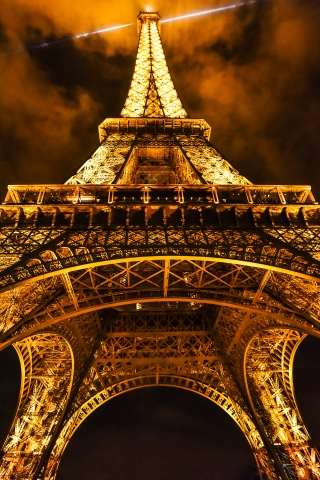 La magica Tour Eiffel di notte · albertopiovesan96