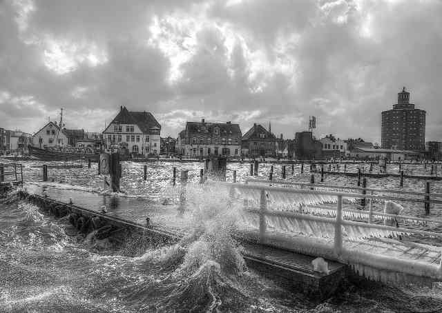 Rough sea
