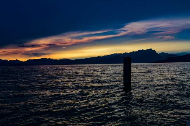 Tramonto sul lago · perdurare