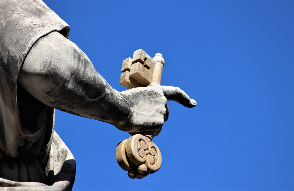 Roma (particolare della statua di San Pietro)