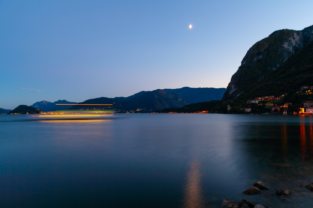 Il lago di Como al tramonto, Menaggio, Italia