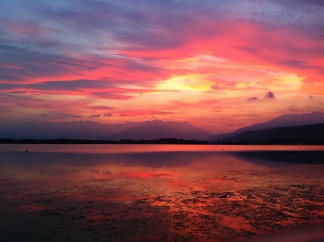 Tramonto sul lago