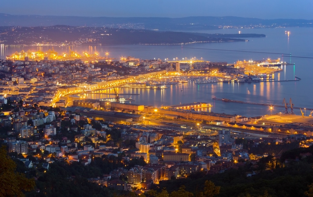 Ora blu a Trieste