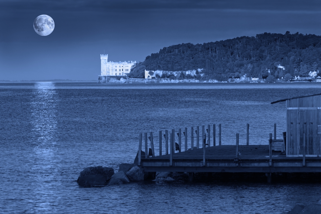 Strana notte a Miramare