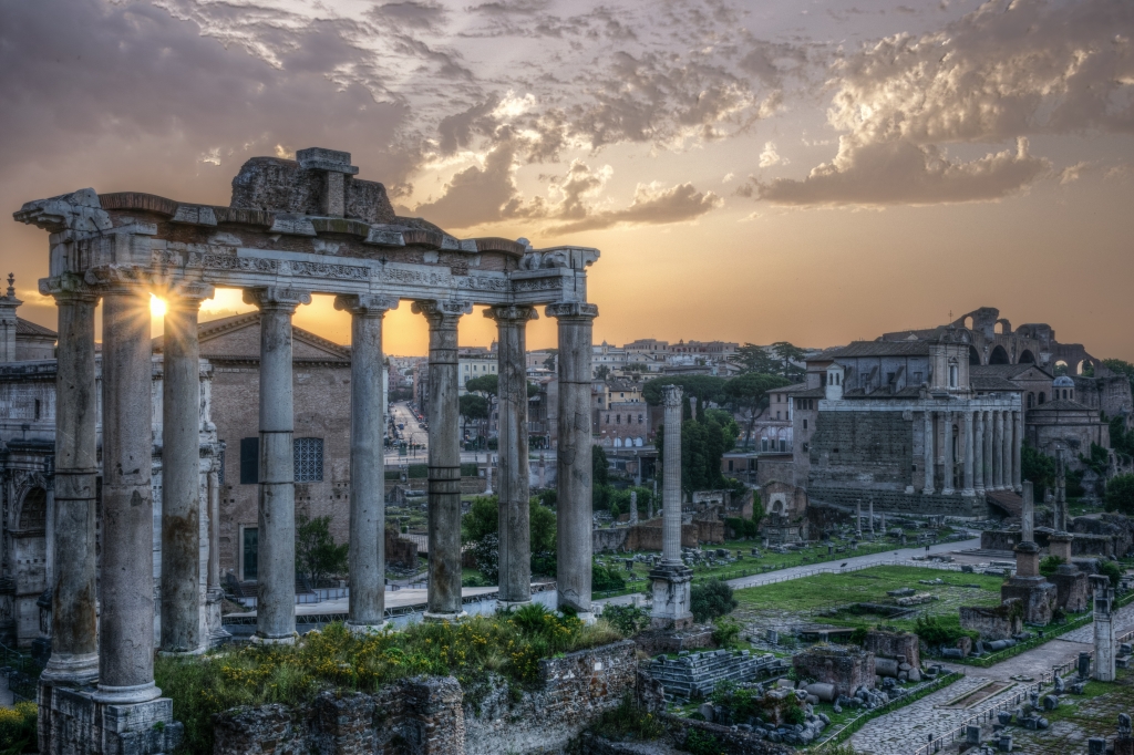 Roma. Alba sui Fori Imperiali